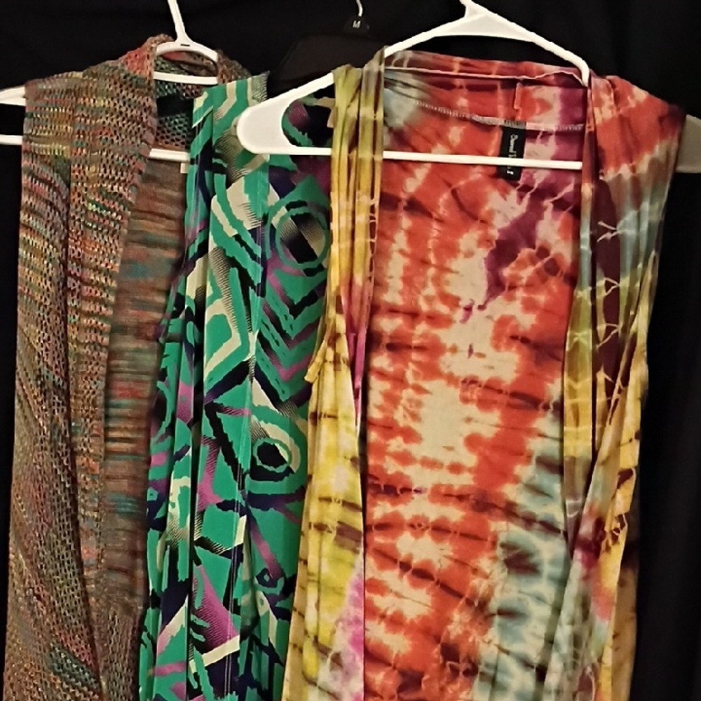 Sleeveless Top Layer Lightweight Bundle Of Three!